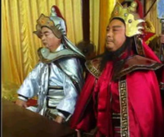 石保吉推搡公主：我爹当年若想称帝，哪有你赵家天下？

北宋开国第十几年，开封城里