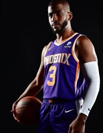 不吹不黑！赛季结束100%退役的五大球星！
第一位要说的，是让人心情最为复杂的本