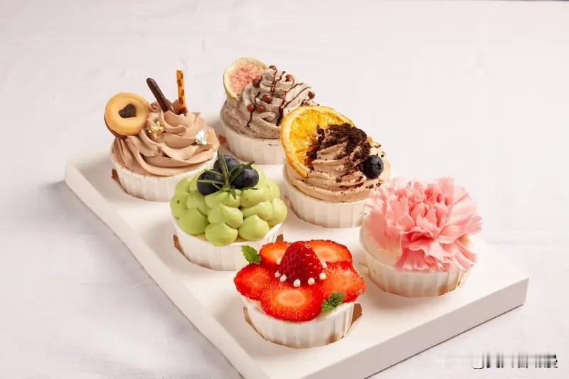 无聊来袭时，厨房便是我的“快乐制造机”，烘焙是最爱的解压方式。从打开面粉罐开始，