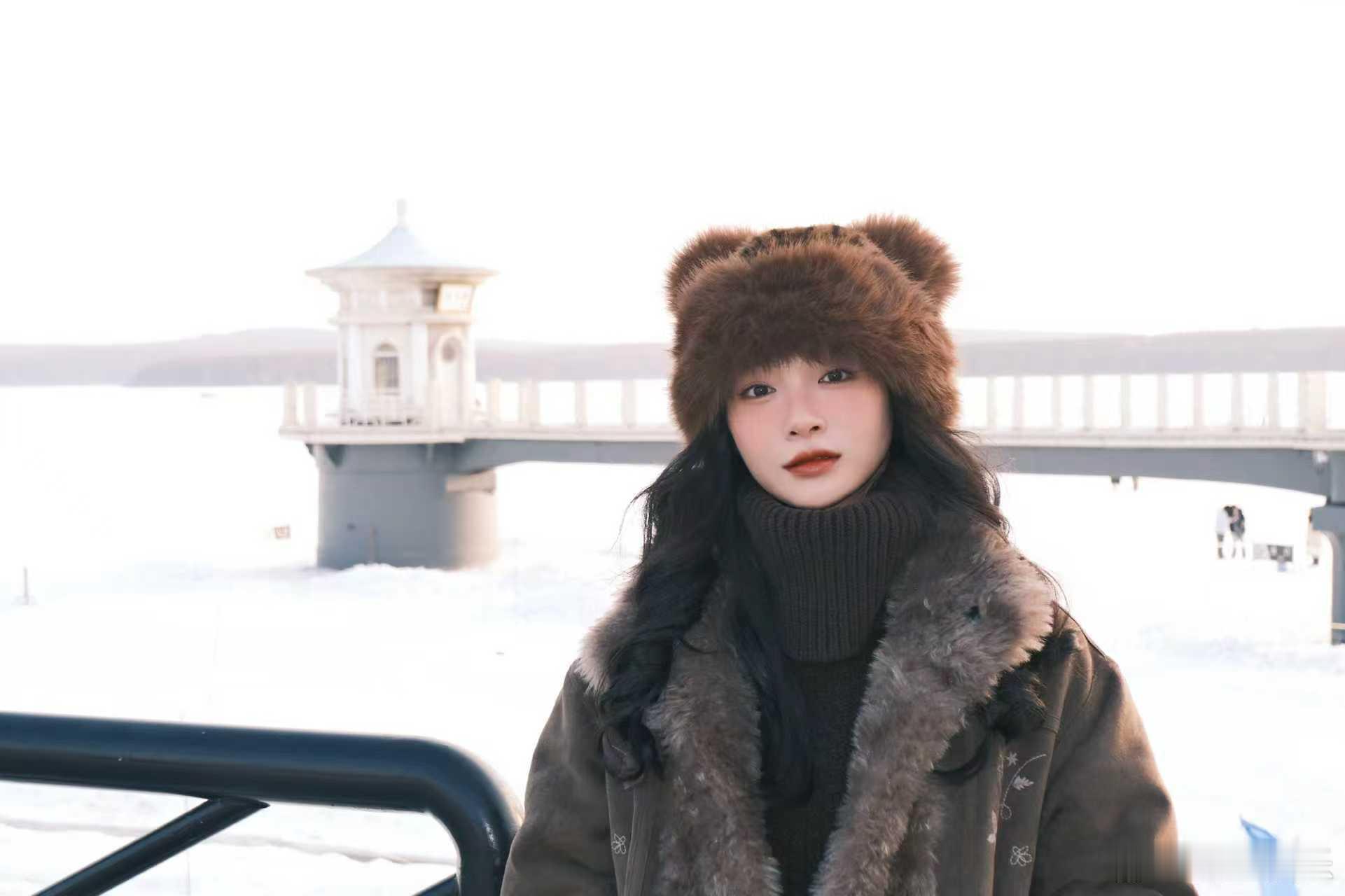 周洁琼雪地写真 雪国情书❄️ 周洁琼美成这样什莫意思！