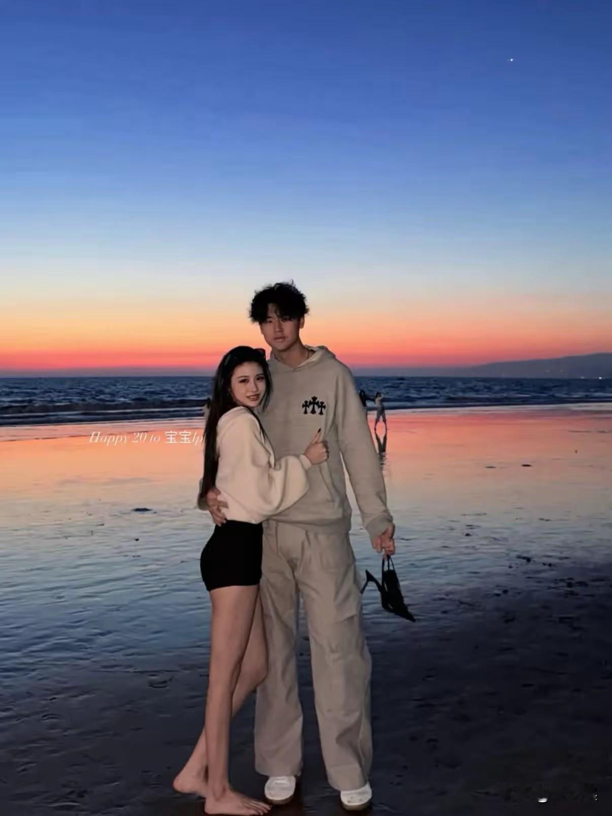 汪峰大女儿熙熙，官宣恋情啦！不知汪峰，对女儿男友满意吗？
熙熙今年20岁啦，她是