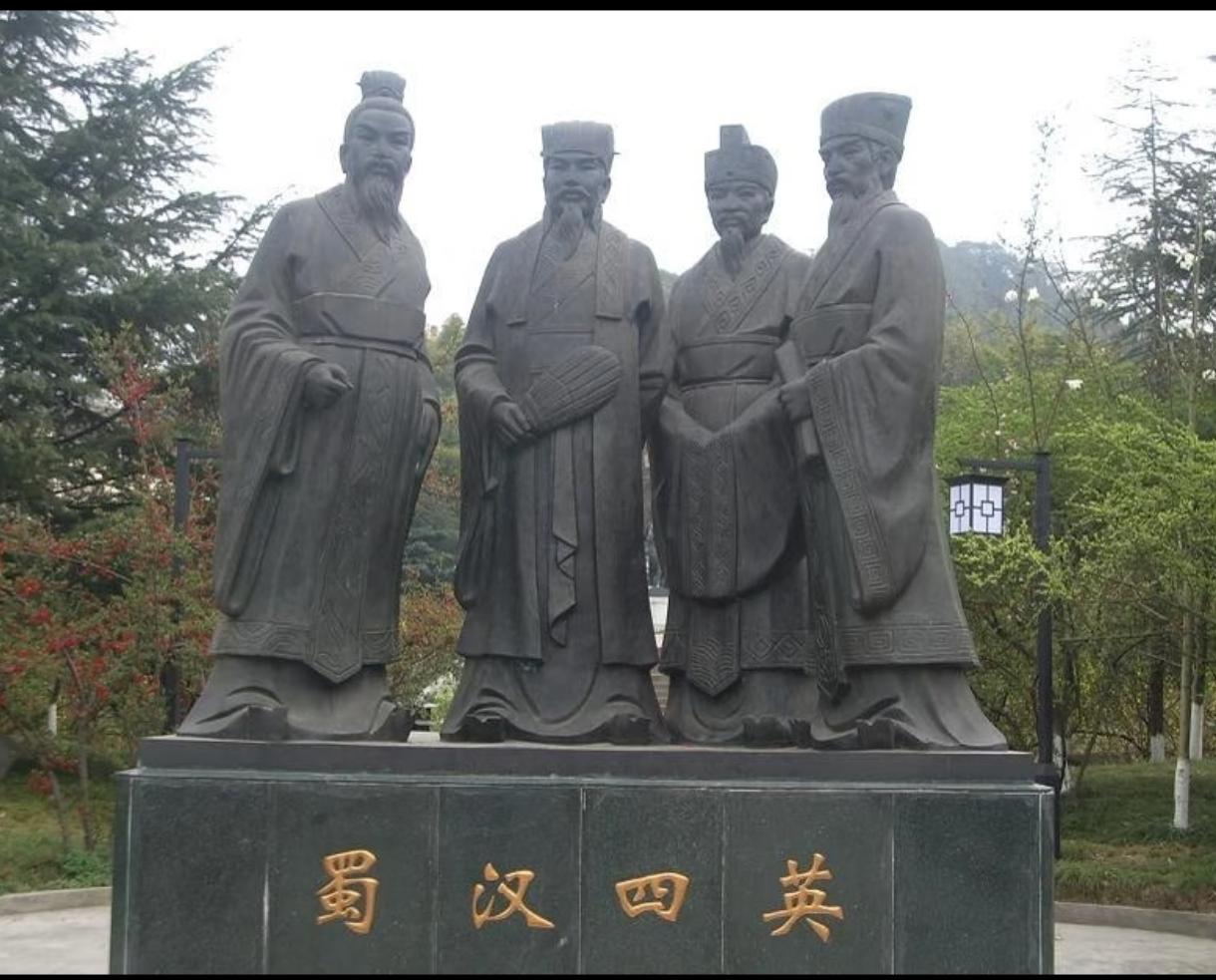 公元253年正月，蜀汉汉中

岁首大会上，大将军费祎举起酒杯，与众人同庆新年。宴