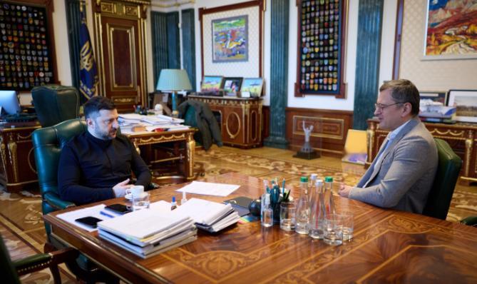 此前俄媒曾传播库列巴 “逃离乌克兰” 的相关言论被打脸了！许久没有露面的乌克兰前