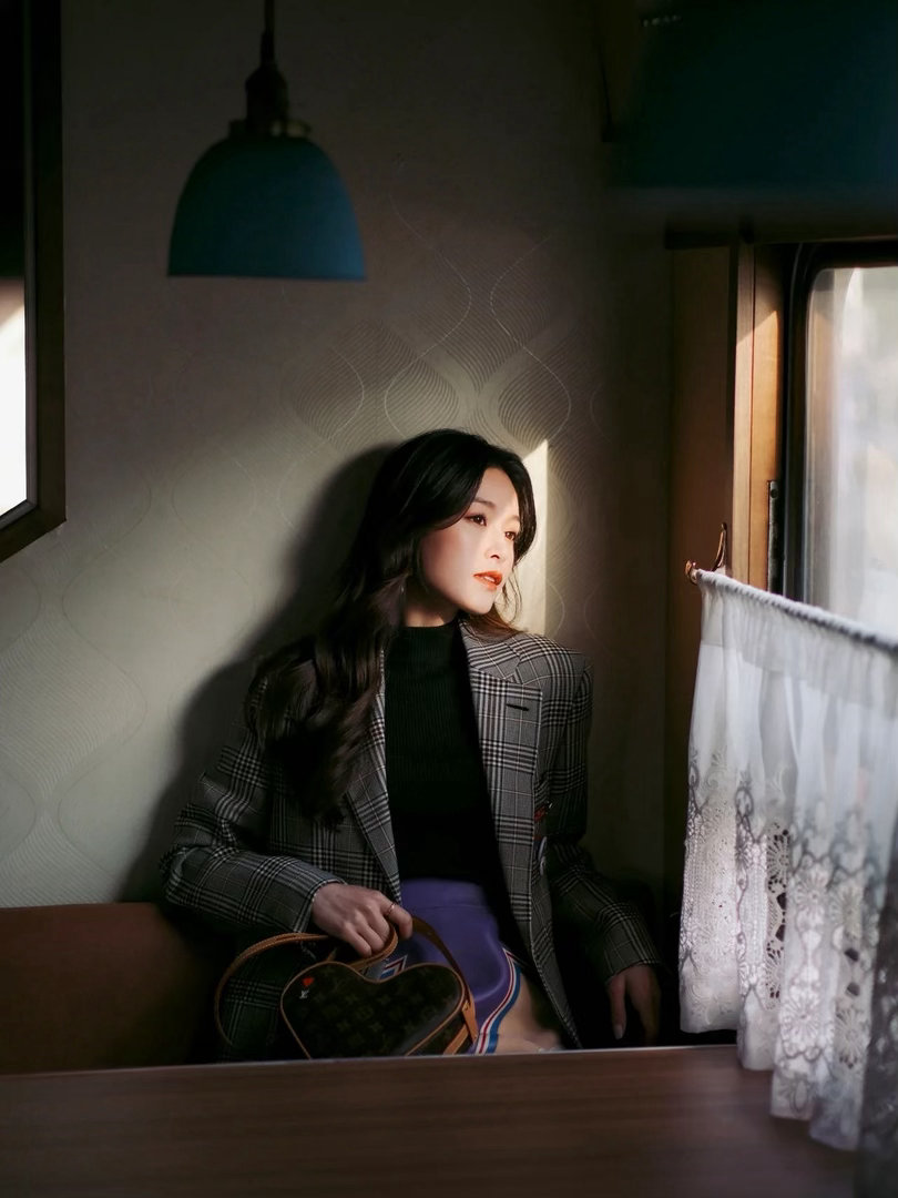 谁懂文咏珊港女下江南的震撼感文咏珊漫游富阳富春江畔 什么是“悦游”？今天看文咏珊