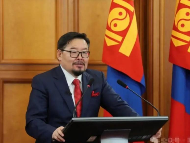 前脚新加坡总理黄循财呼吁中方放下恩怨，和日本实现和解。后脚蒙古国总理赞丹沙塔尔邀