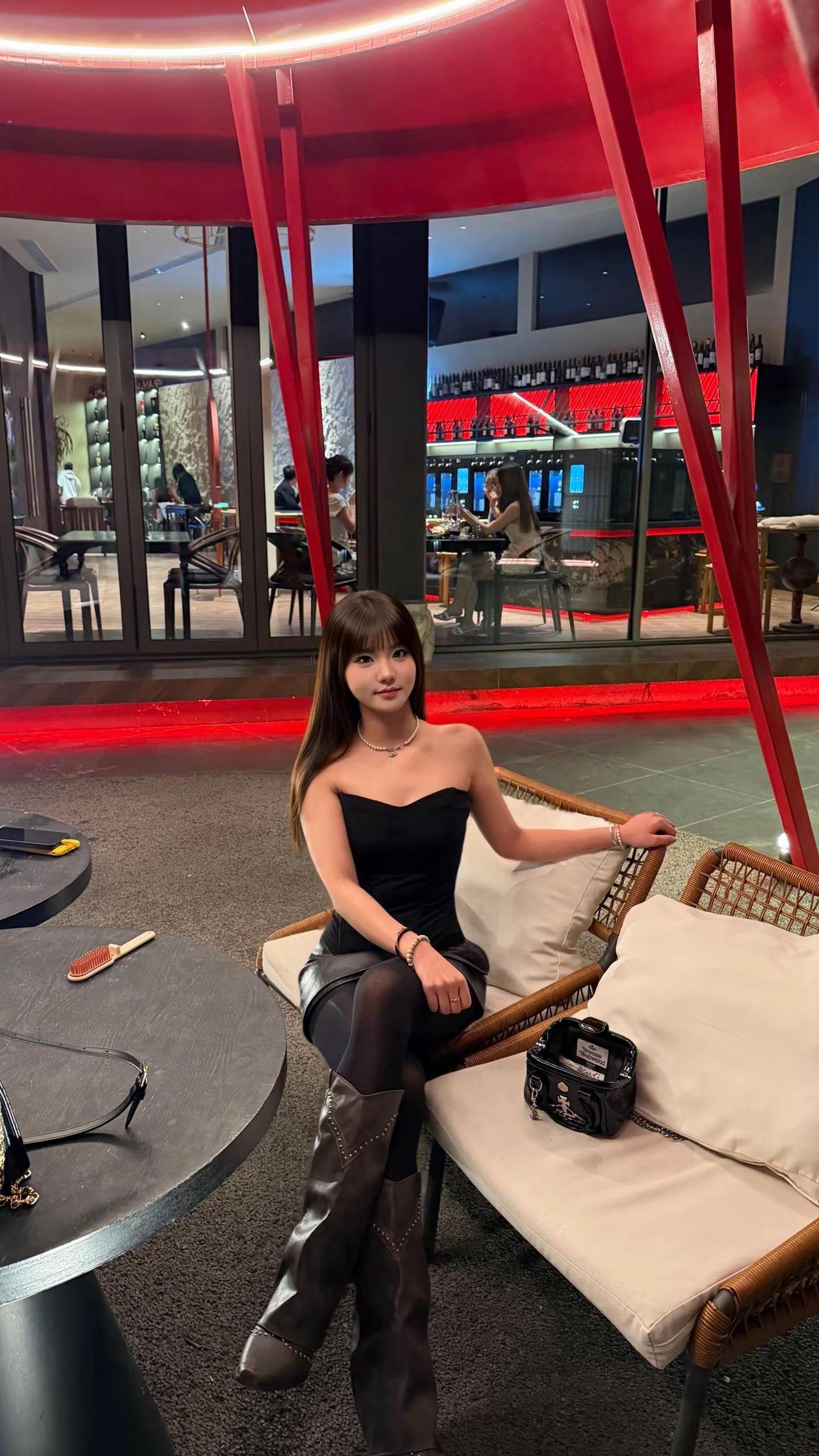 本美女居然是你口中十恶不赦的前女友