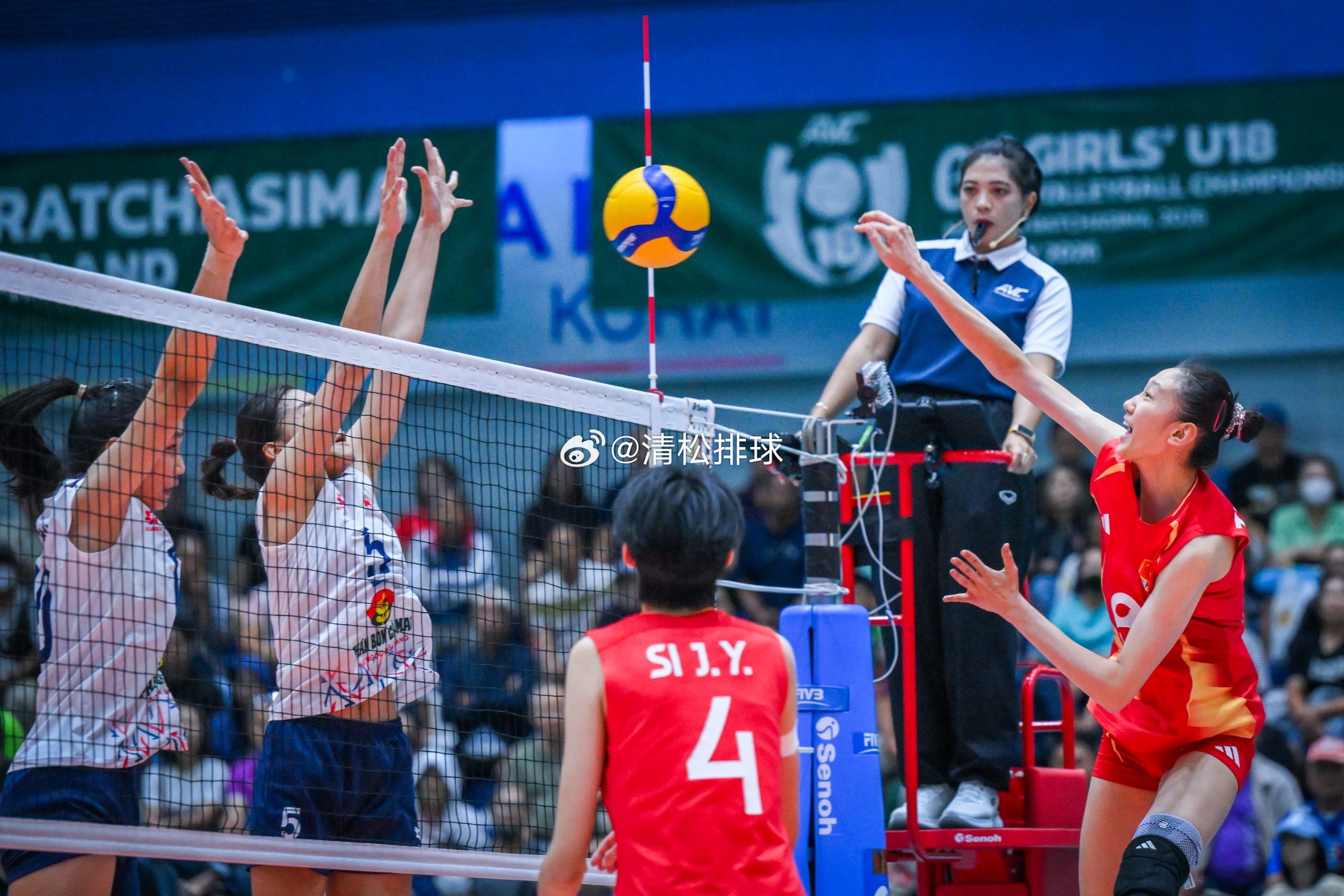 中国U18女排2-1越南（25-20 25-19 20-25）任思辰：15分（2
