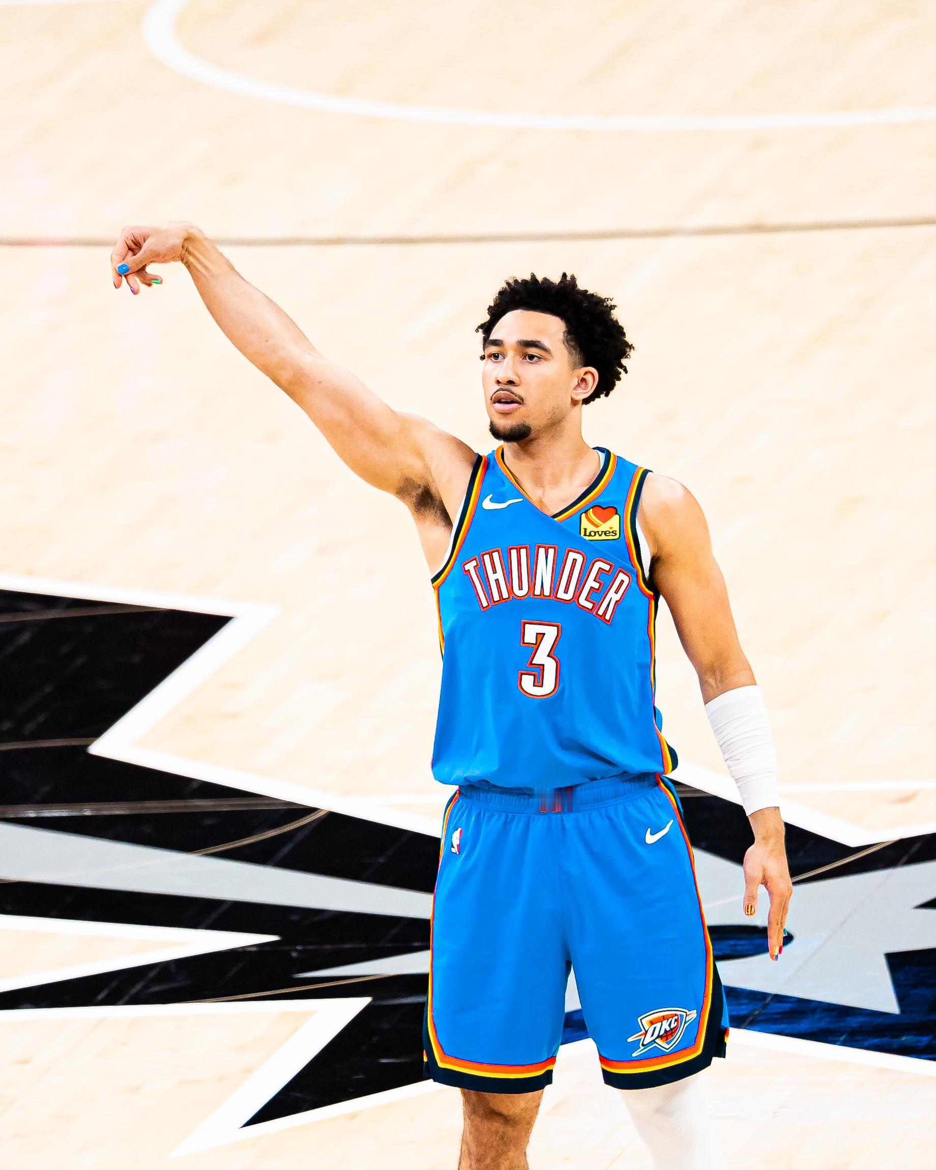 麦凯恩20分了………用一个首轮末的签换回来的？？？nba