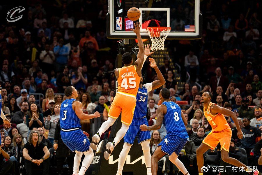 米切尔关键抛投杀死比赛骑士复仇魔术 米球王降临，骑士136-131成功复仇魔术，