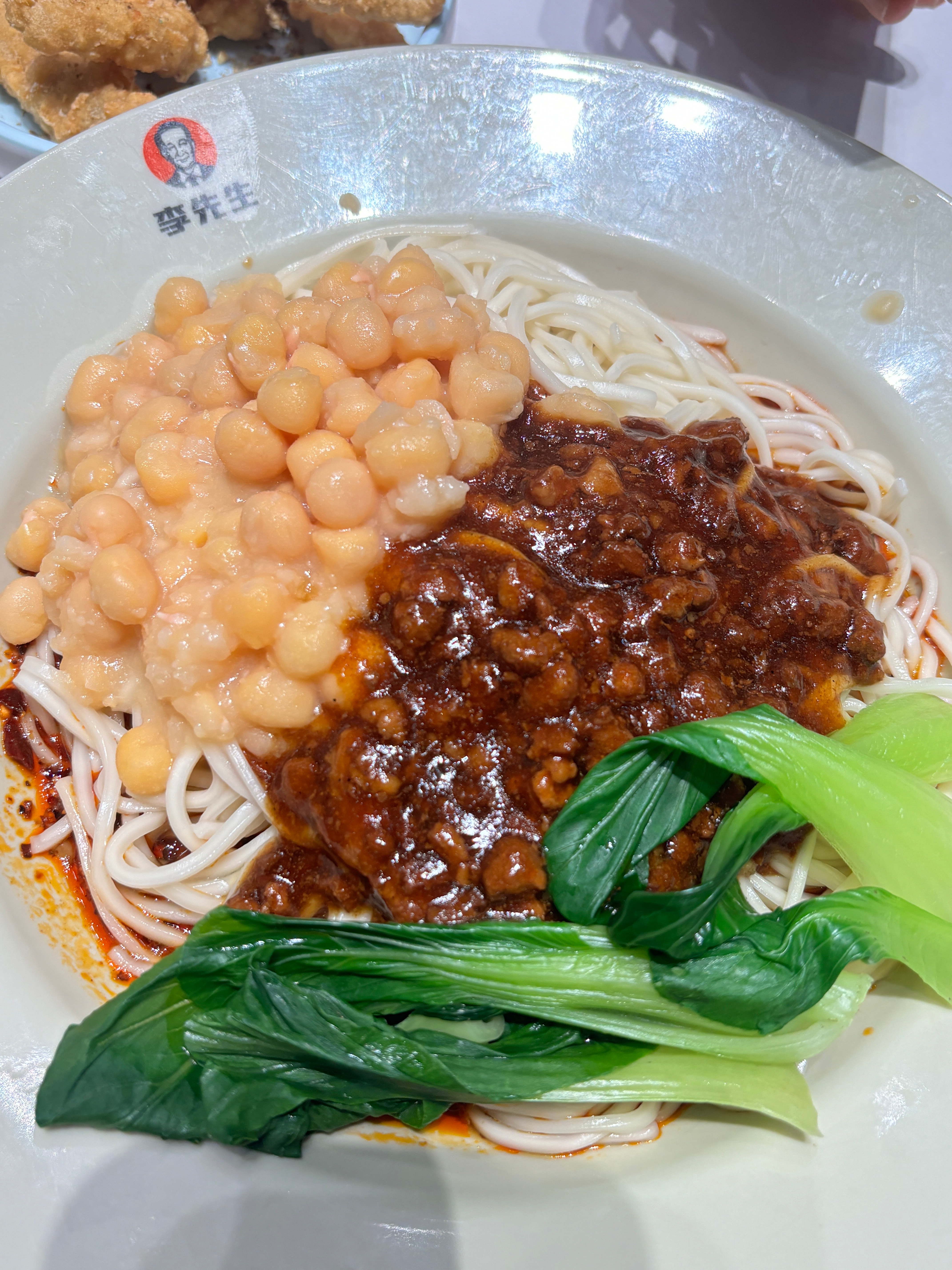 吃饭吃困了 