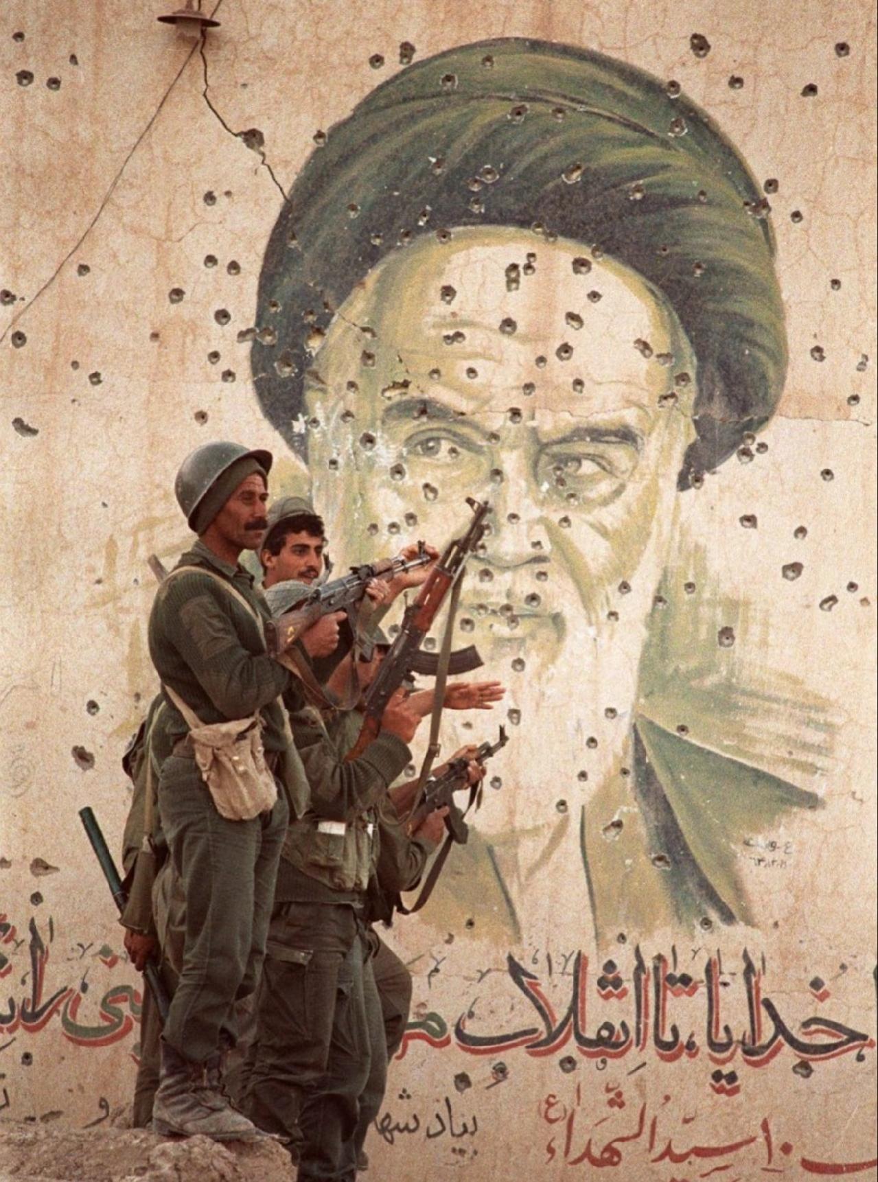 伊朗这回可真是动真格了，
直接甩出个全球追杀令，
放话说不死不休！目标对准了特朗