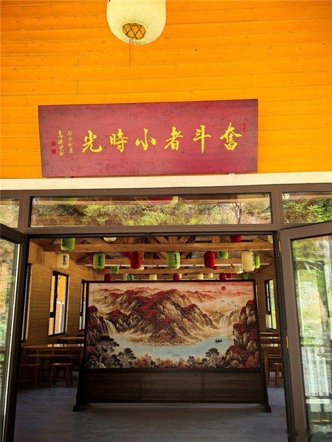 旅游特种兵新任务：打卡太行山下的「奋斗者小时光」面馆！中国第一家励志小面，把奋斗