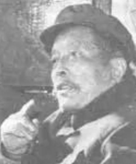 1940年，一个日本军医看中了季德胜的蛇药，他用枪抵着季德胜，呵斥道"交不交？"