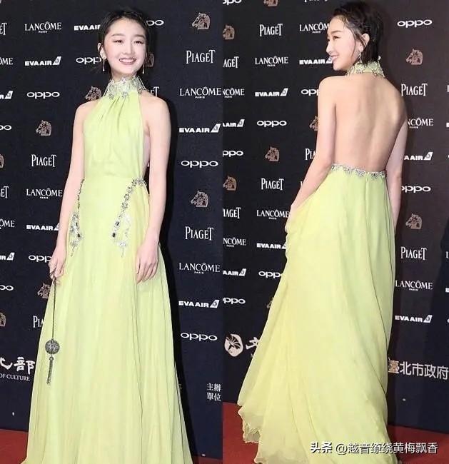 在各种时尚活动中，她穿着露背装亮相，本想展现出独特的性感魅力，可观众看到的却是单