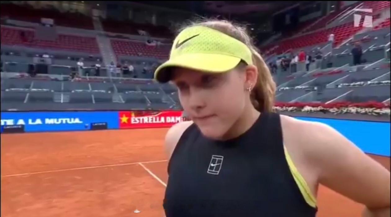 安德烈娃晋级在马德里32强后采访🎤：“你之前说过，上场前会闭上眼睛，想象自己是