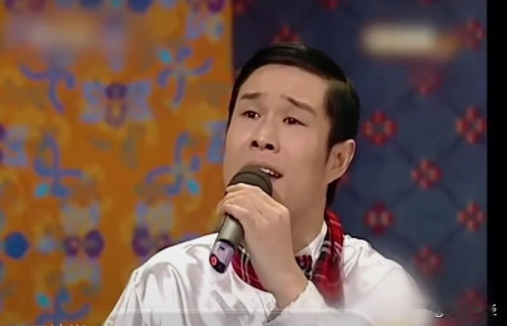 哎呀，怎么会火呢？亏损上千亿的企业，浪费了多少资源？车子一冲水就掉漆，现在还是亏