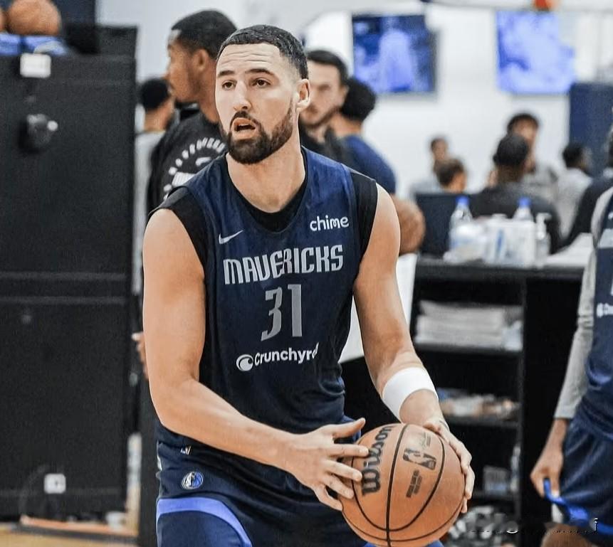 执行完这份合同，恐怕克莱汤普森就要离开联盟了！
季前赛表现出色的球员有很多，但要