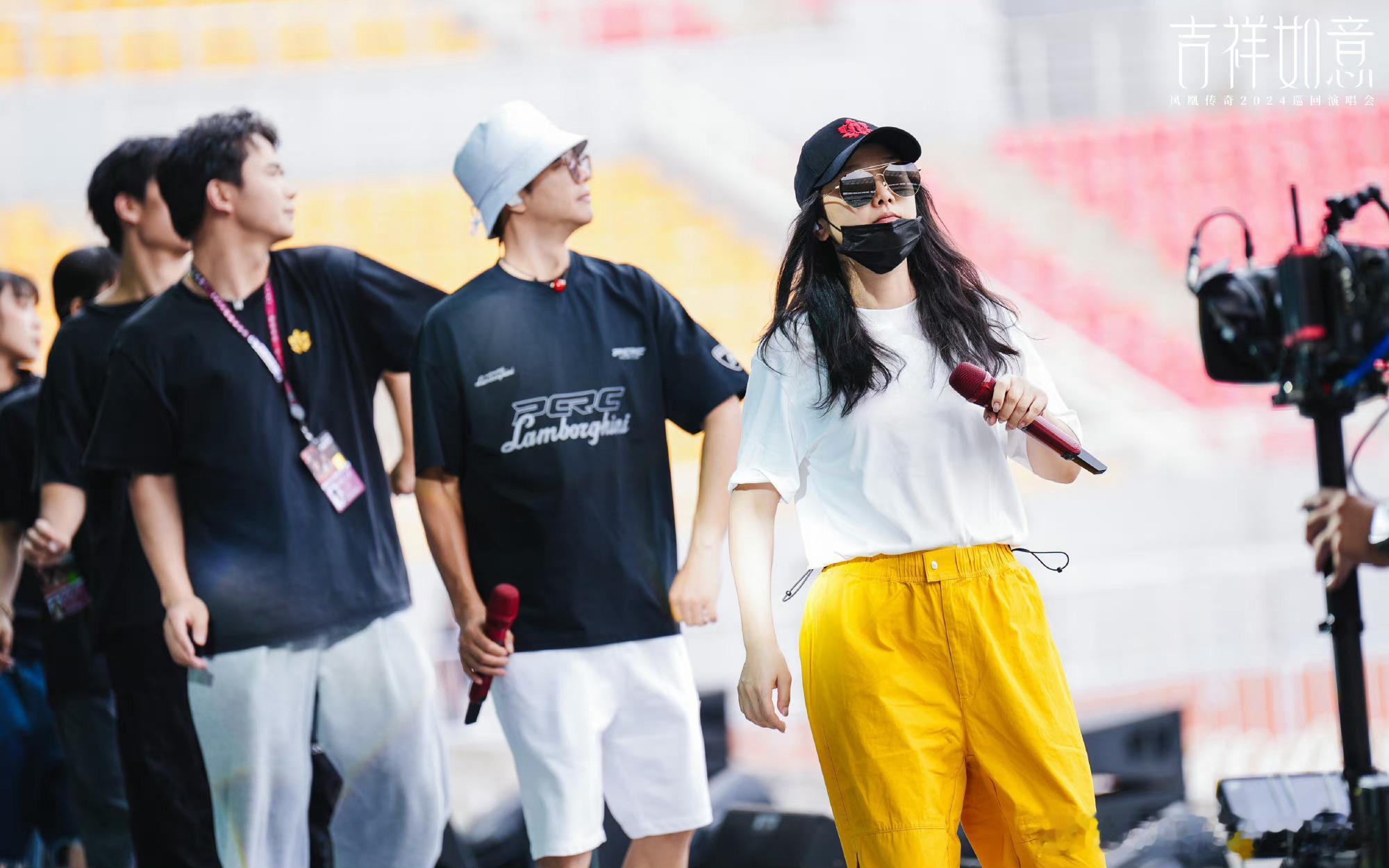 凤凰传奇演唱会现在怎么不火了？是不是不好好唱了？ ​​​