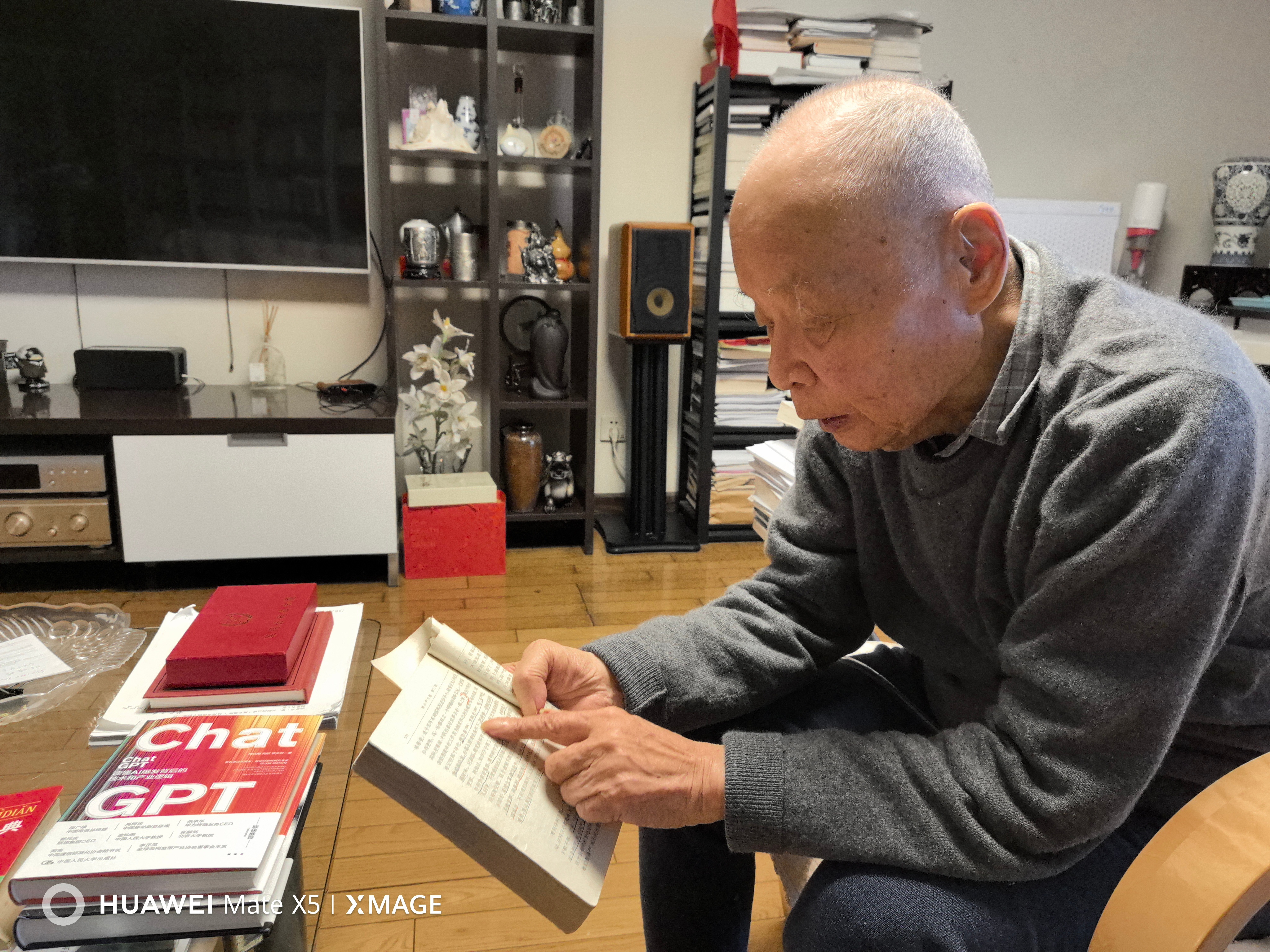 #做早饭时想# 昨天去拜访了一下何作庥先生，老先生给我上了一个多小时课，我们又进