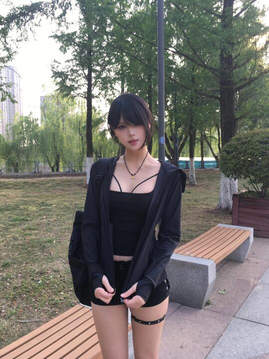 喜欢黑色 神秘又性感