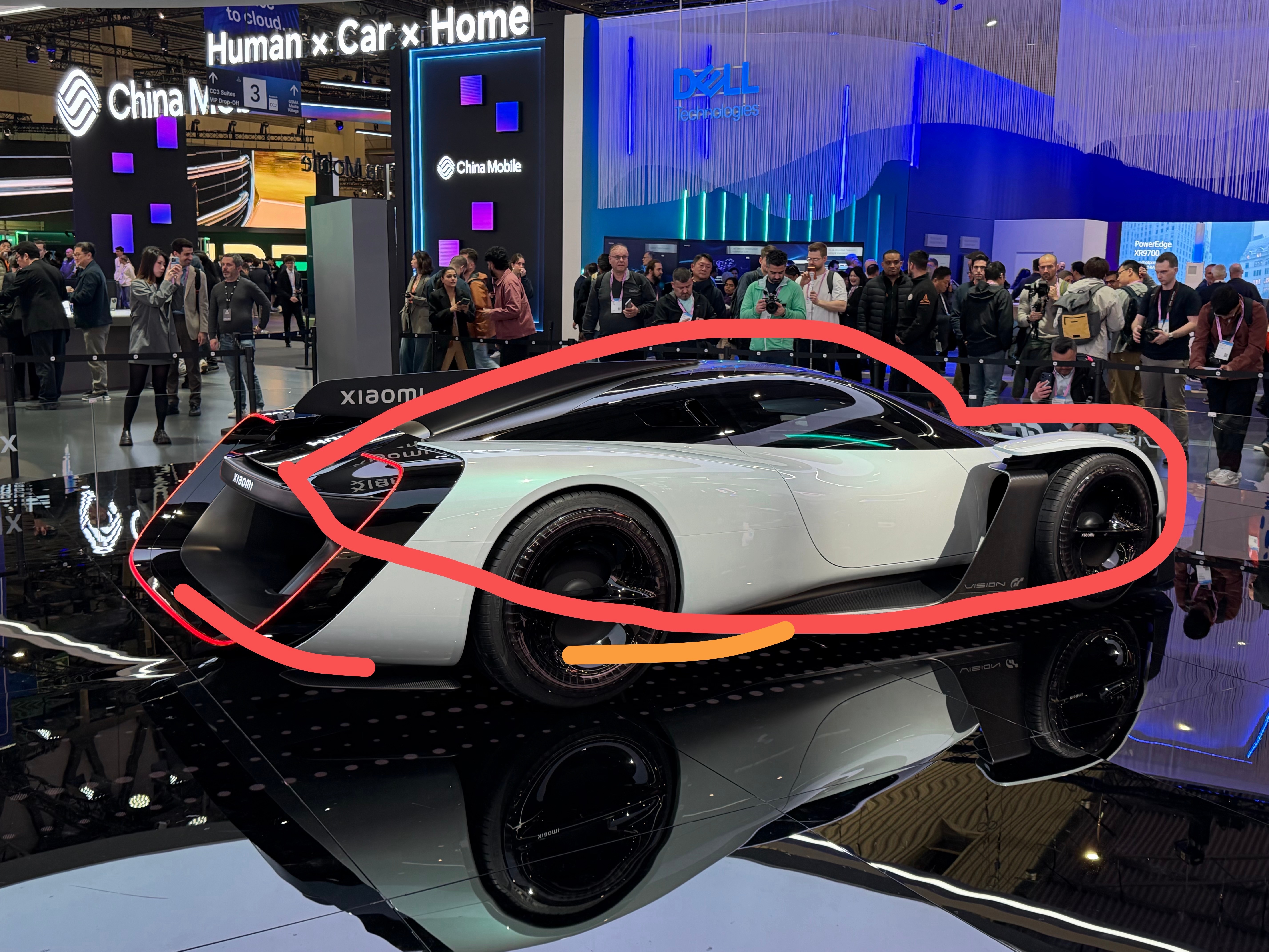 很多人其实没看懂，小米Vision GT其实长图一这样或者更准确地说是图二 西班