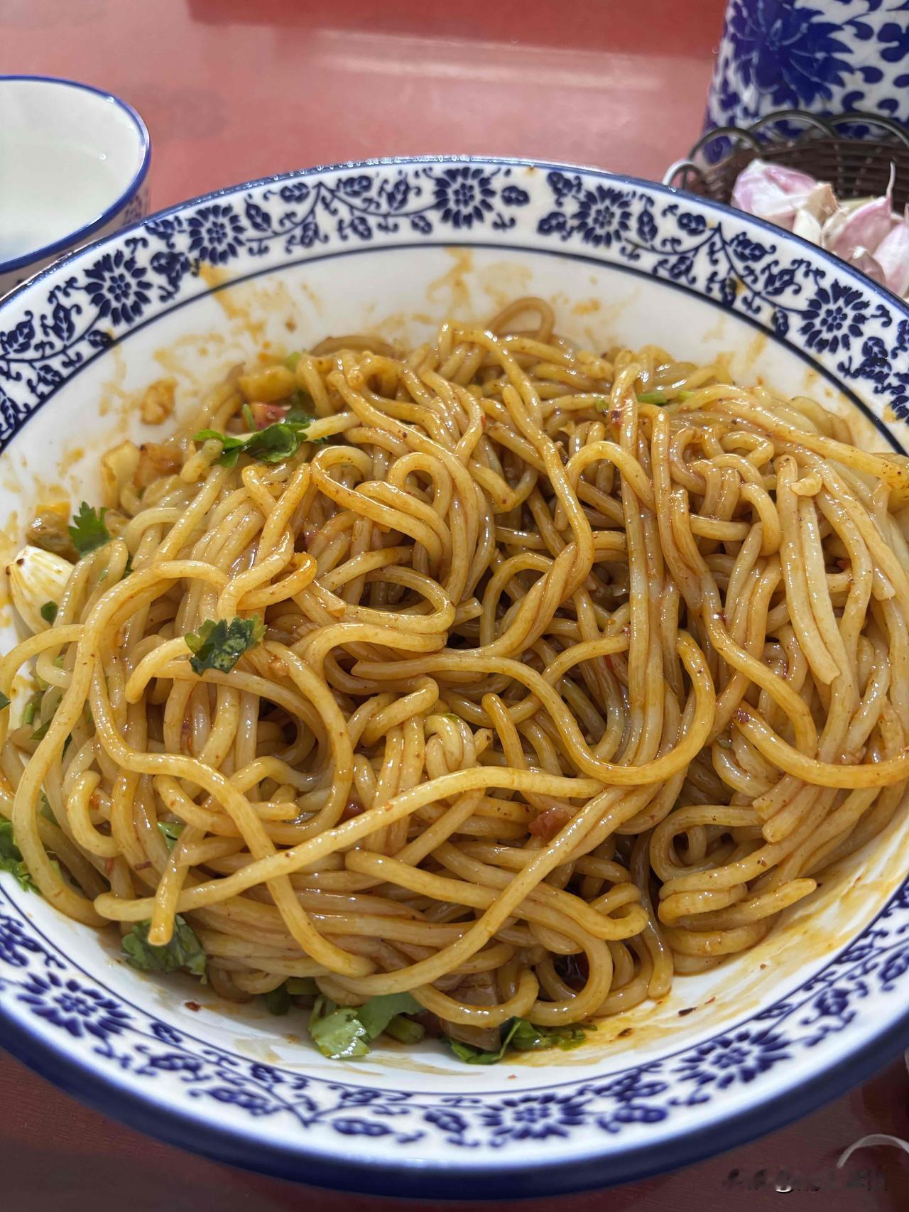 又来西安高新区甘家寨吃饸饹面了，中午刚好路过附近，这家面吃了多少年了，个人比较喜