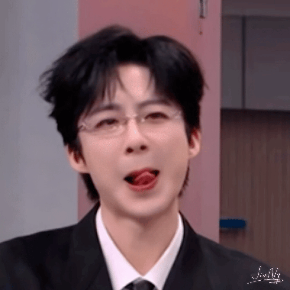 刘宇宁带助理出门购物人家是助理是男的呀