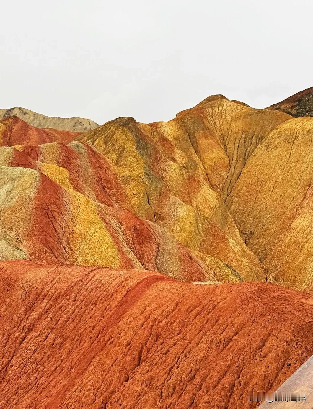 不知道大家有没有发现，
现在写今日头条实在是太难了，
辛辛苦苦写出来一个爆款，