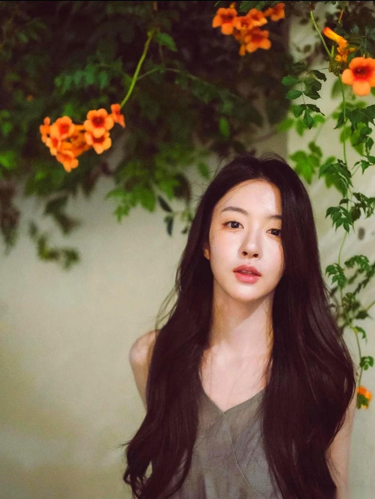 周佑凌明明不缺女朋友，为什么偏偏在恋综里死磕柳柳？
网上一句评论直接扒光了真相：