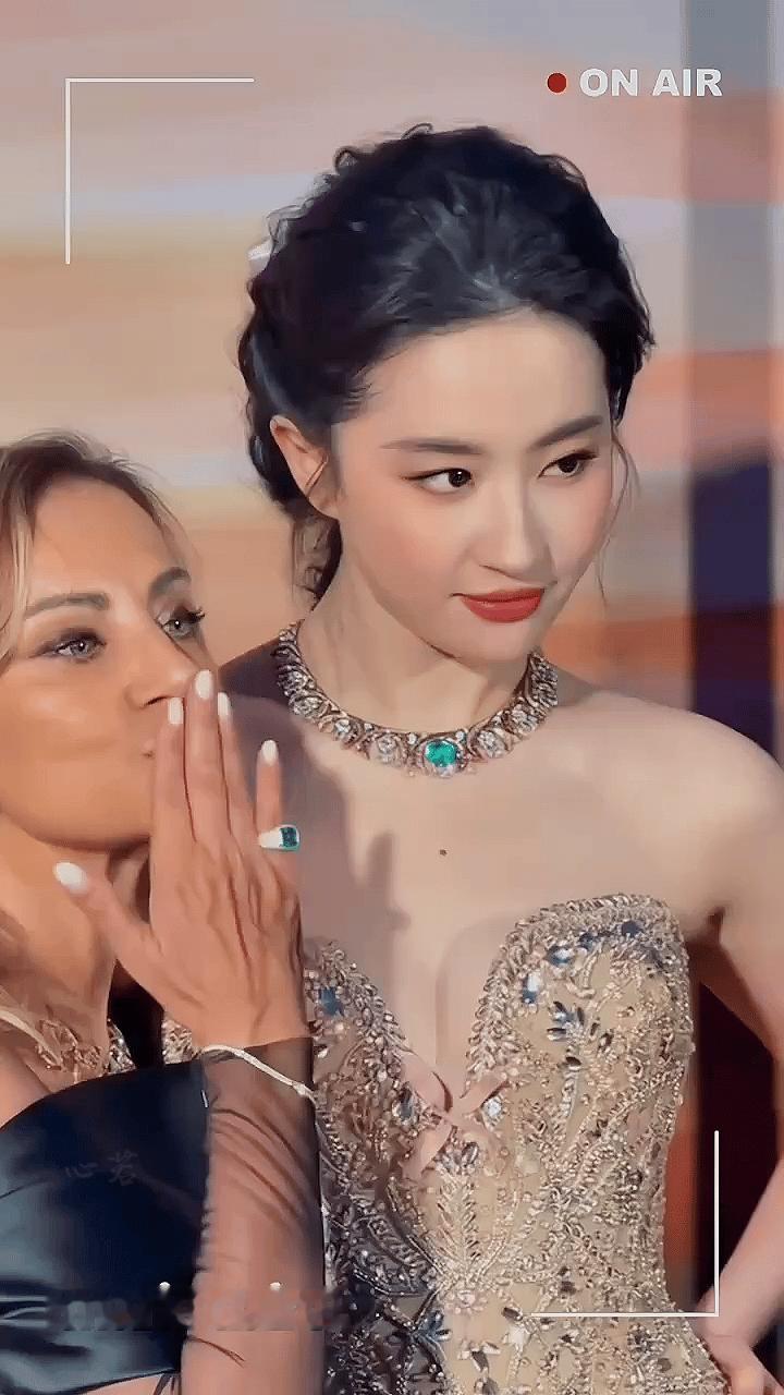 说吧，你们黑眼圈有几层了？ ​​​