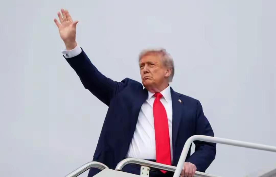 两周狂追7000公里，美军拿下俄超级油轮，收到消息的普京沉默了！谁也没想到，特朗