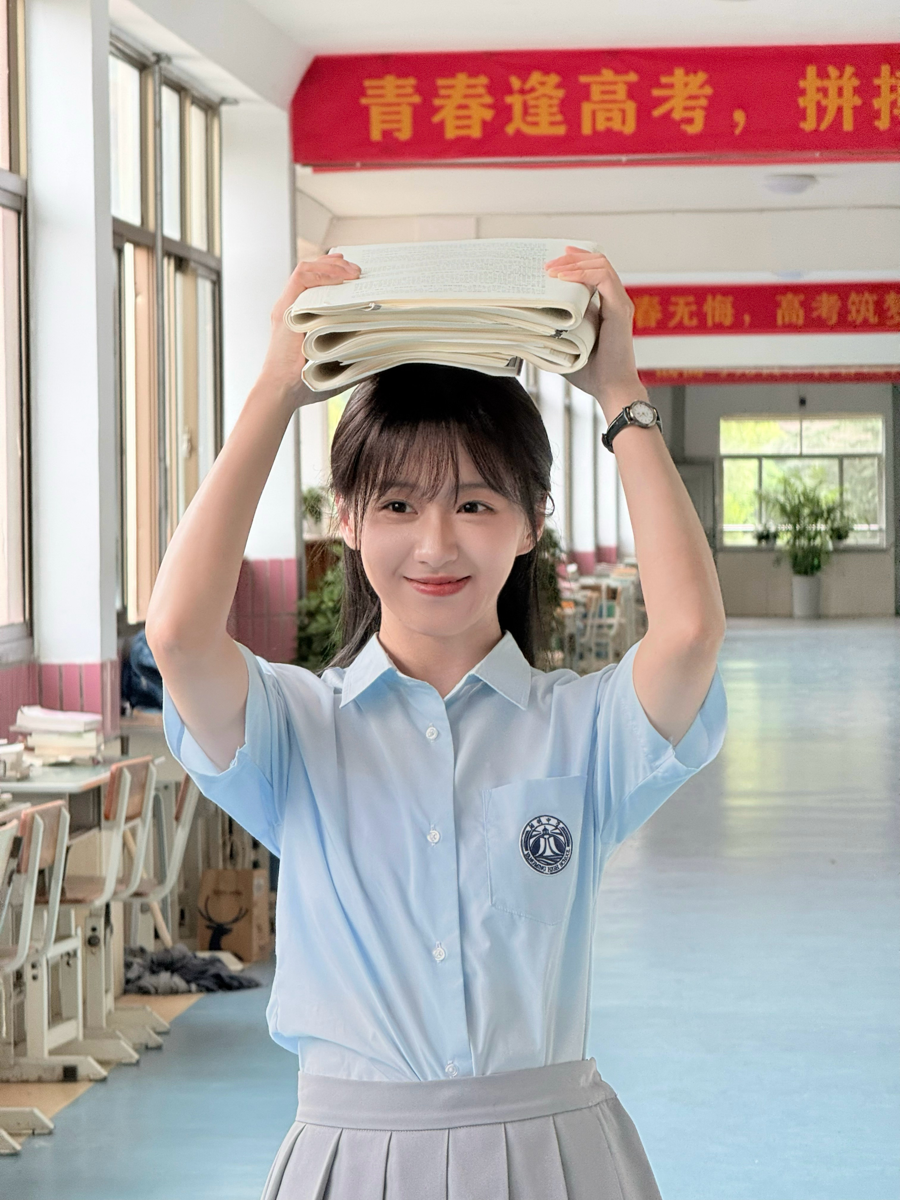 包上恩包上恩校偶女主适配度 很难得兼具清冷与温柔的少女脸，包上恩驾驭校服毫无违和