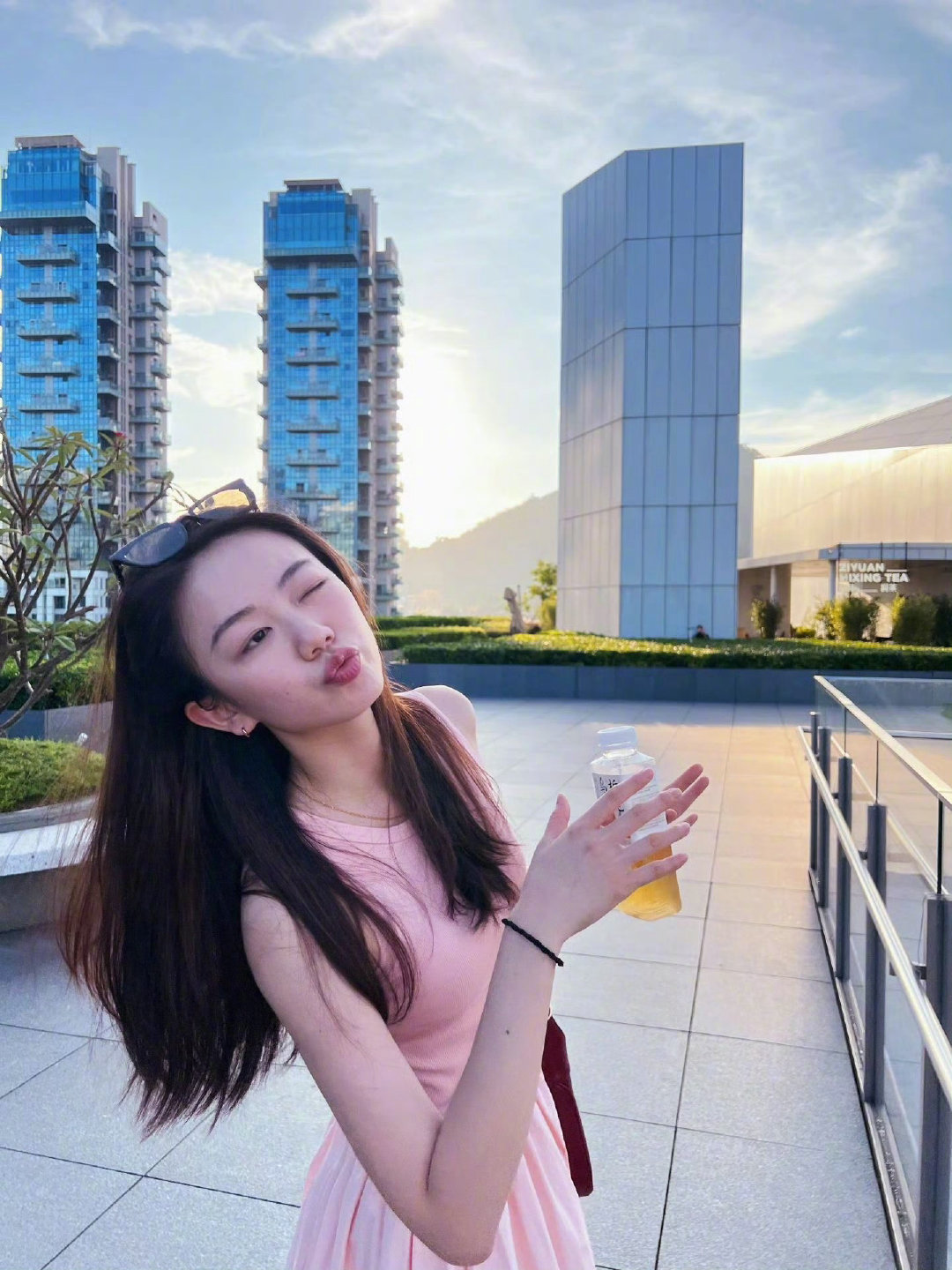 冯禧21岁挑战最难采访对象庞博 回看冯禧学生时代的状态原来优秀真的早有迹可循！回