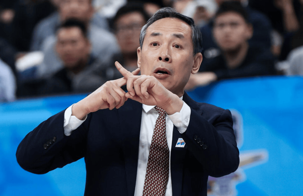 许利民：整体表现发挥了正常水平，球队展现了顽强拼搏精神