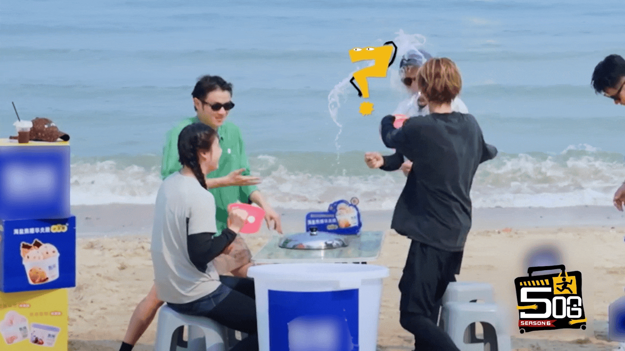 鹿晗既不帮亲也不帮理鹿晗一瓢水泼三个人哈哈哈哈哈鹿晗在泼水游戏里完全不按套路出牌