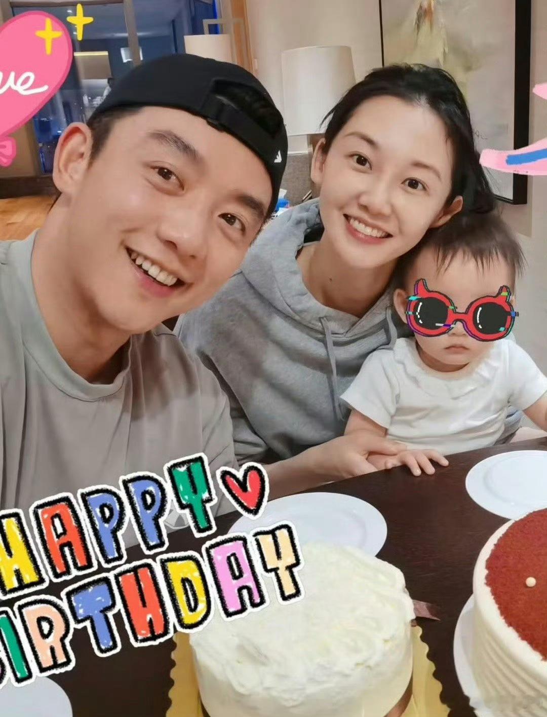 郑恺苗苗 三年生3个孩子 苗苗是个知道自己想要什么的人，更何况一个巴掌拍不响