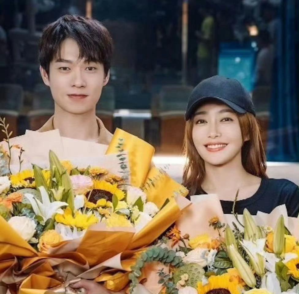 好家伙！魏大勋和秦岚这对儿的瓜，今天又有新后续了！这俩人到底谈没谈，分没分，简直