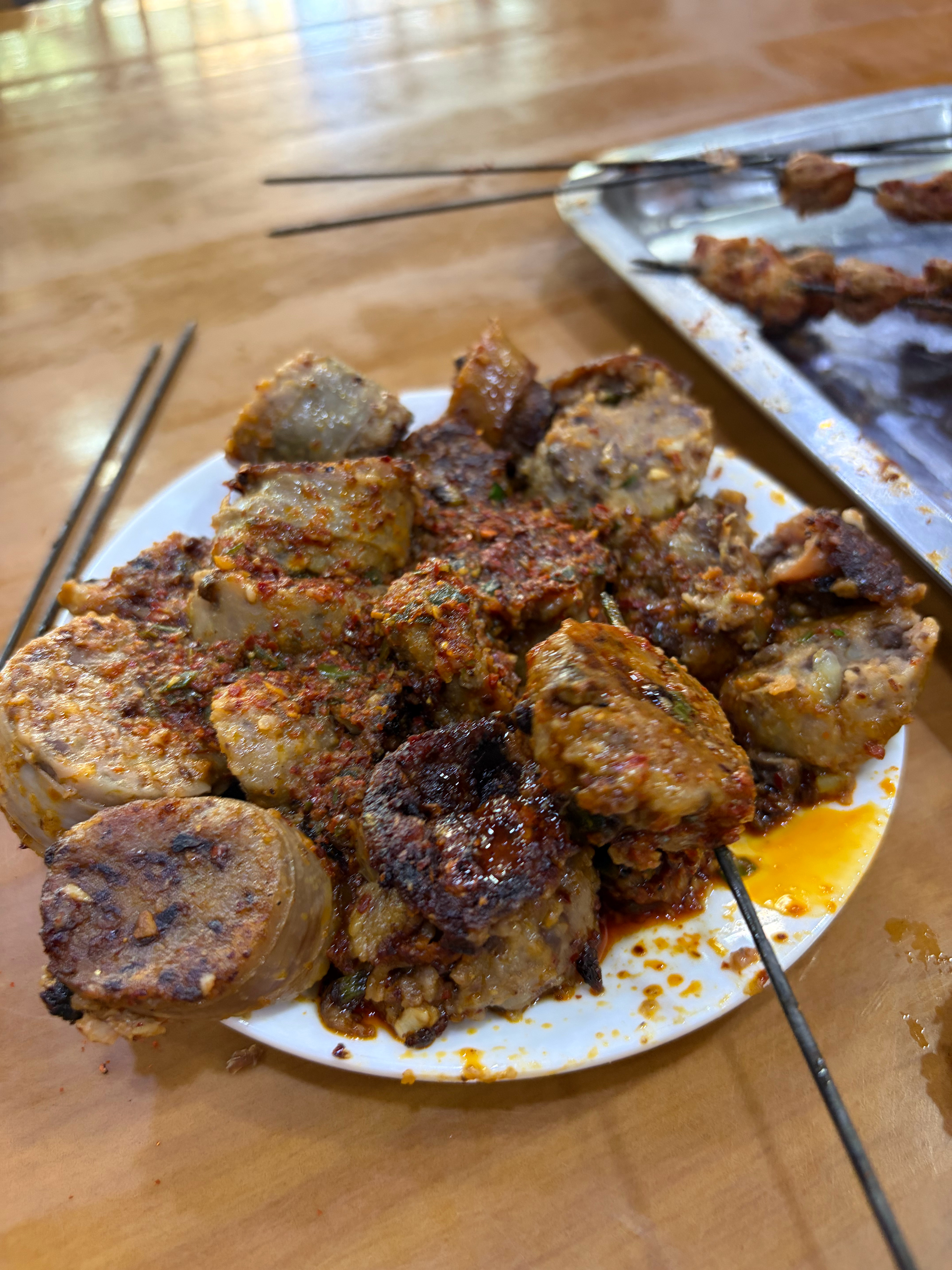 西宁最后一餐，吃个羊肠、烤串、炮仗，喝个酸奶、甜醅子 