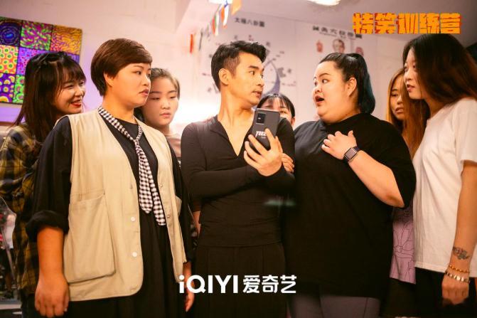 #特笑训练营##电影正当夏#每个人的人生选择不同，必然会遭遇不同，要想过上理想的