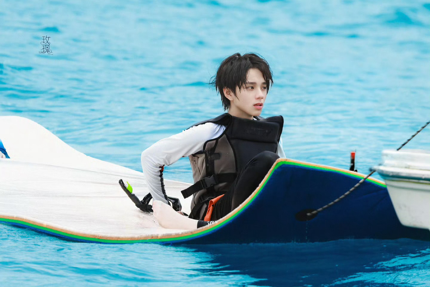 昨天上天 今天入水但依旧权威出片的王橹杰😎王橹杰昨天上天今天入水王橹杰湿发