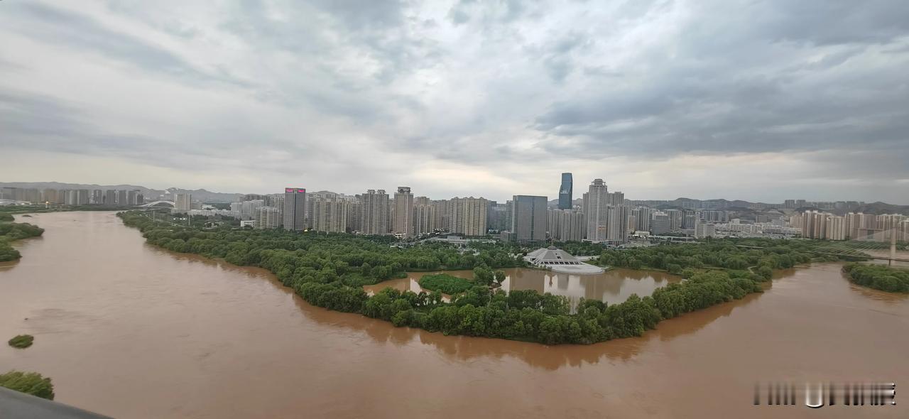 猜猜
这是哪个城市🏙[酷拽]