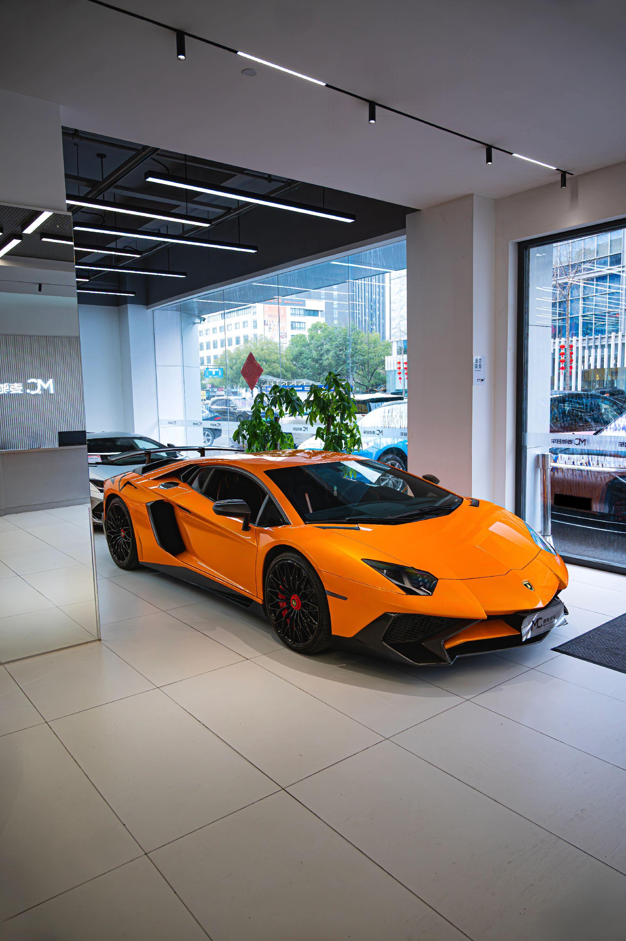 这个配色的兰博基尼大牛Sv国内仅3台。Arancio Atlas配色的...