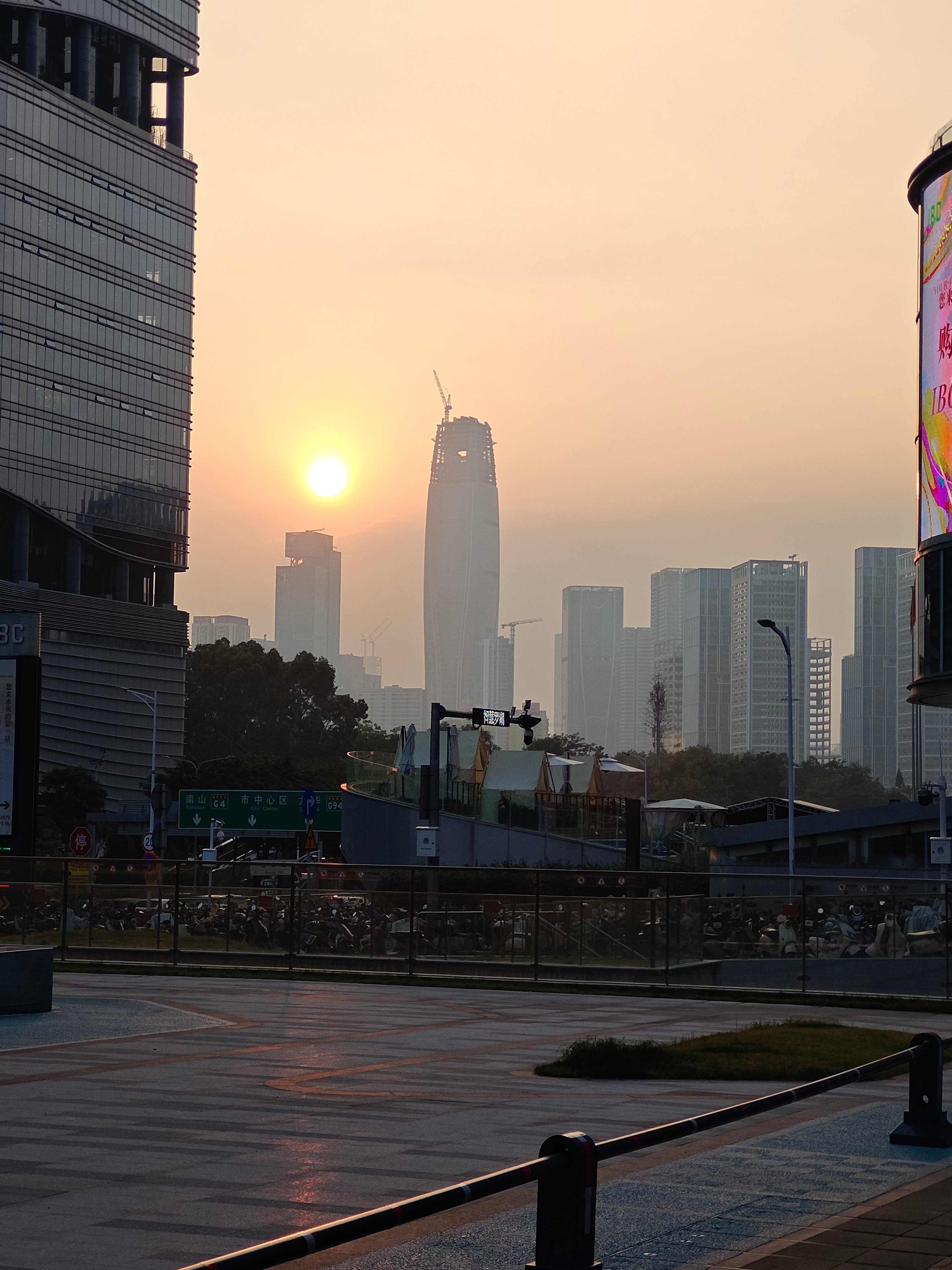 用豆包手机点外卖老实说挺怀疑这操作的安全性随意调用这个权限其实还挺恐怖的 