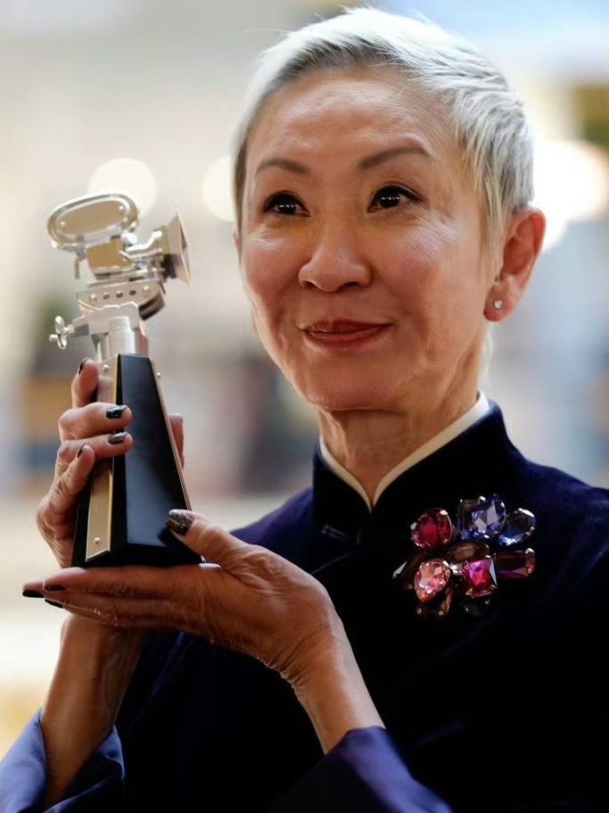 施南生去世 香港电影“侠女”施南生病逝，享年75岁！电影工作室发布讣告：施南生女