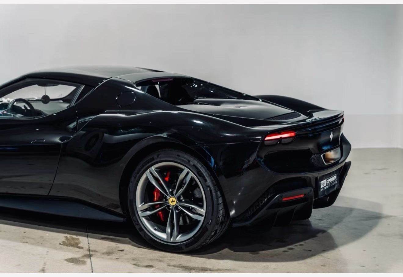 法拉利(ferrari) 预售＂全新296GTB ＂国内＂仅剩余＂3台黑色系；优