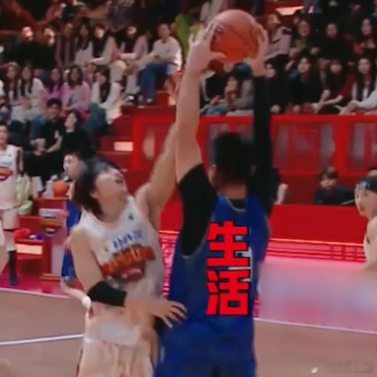 #孙悦言承旭球场小言#你别说言承旭怎么突然变成了言情剧的女主，不过两个人的反差感