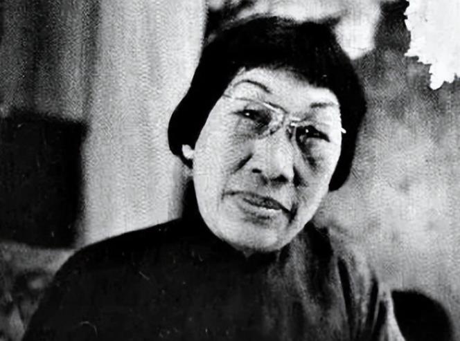 1977年潘玉良去世，被安葬在法国巴黎蒙巴纳斯墓园，可与她合葬的，不是她心爱的丈