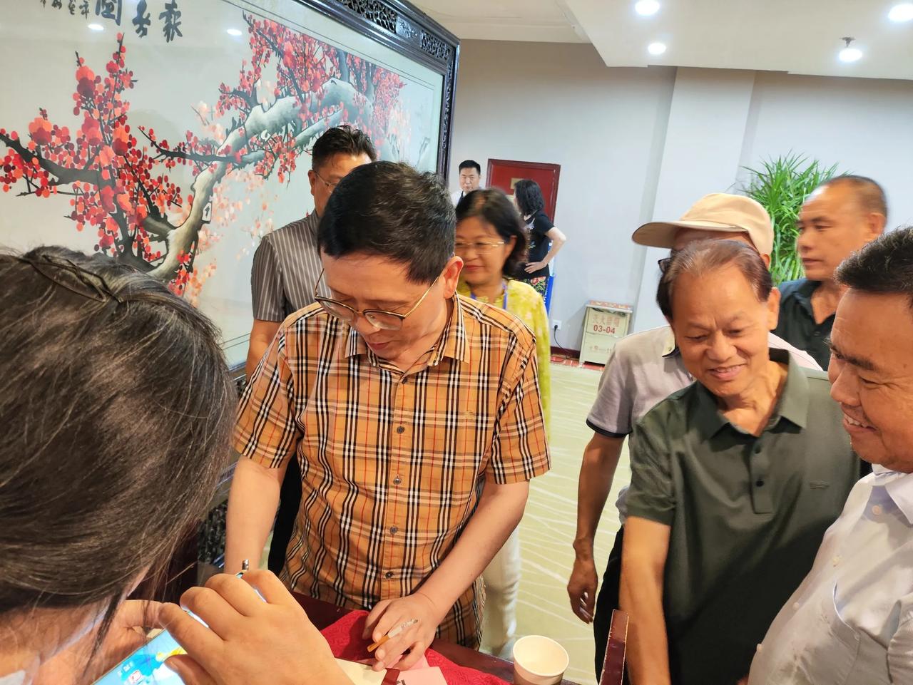 在柳建伟老师讲座，签名。