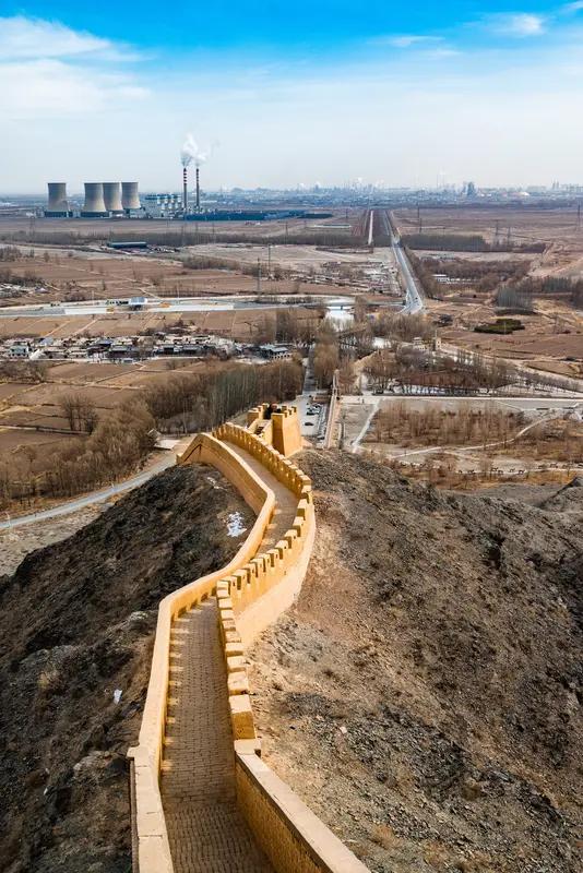 中国制造业的底气，隐匿于完备的产业链之中。2025年前11个月，中国贸易顺差突破
