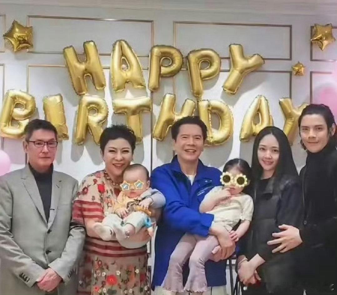 郭碧婷劝小鹿不要生二胎 沉浸式讲述生二胎的身体损耗，从身材走样到身体虚弱，每一句